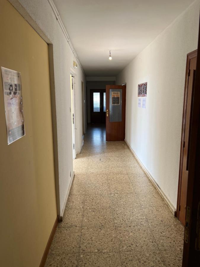 Albergue Municipal Hostel San Martin del Camino Exterior photo